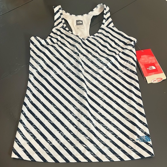 The North Face Tops - NWT North Face athletic top
